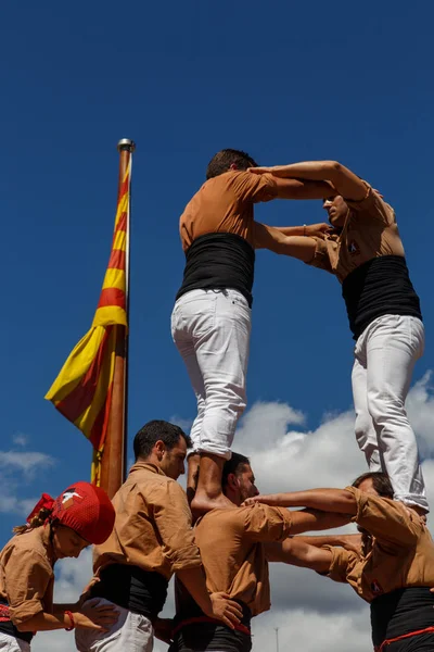 Barcelona, Katalonya, İspanya, 11 Eylül 2017: Catalunya'nın bağımsızlığını ralli desteği ulusal gün boyunca Castellers. Katalonya gelen bir gelenek Castellers.