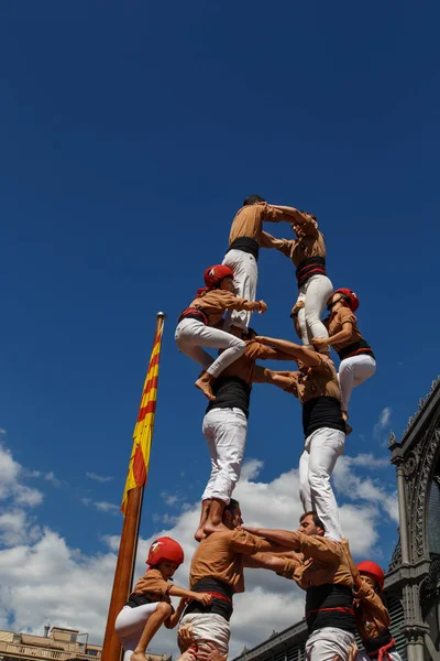 Barcelona, Katalonya, İspanya, 11 Eylül 2017: Catalunya'nın bağımsızlığını ralli desteği ulusal gün boyunca Castellers. Katalonya gelen bir gelenek Castellers.