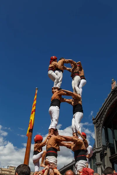 Barcelona, Katalonya, İspanya, 11 Eylül 2017: Catalunya'nın bağımsızlığını ralli desteği ulusal gün boyunca Castellers. Katalonya gelen bir gelenek Castellers.