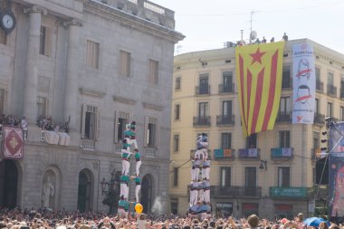 Barcelona, Katalonya, 24 Eylül 2017: Castellers La Merce sırasında Barselona'da parti. Plaza Sant Jaume, city Hall.