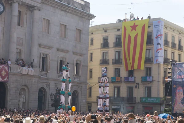 Barcelona, Katalonya, 24 Eylül 2017: Castellers La Merce sırasında Barselona'da parti. Plaza Sant Jaume, city Hall.