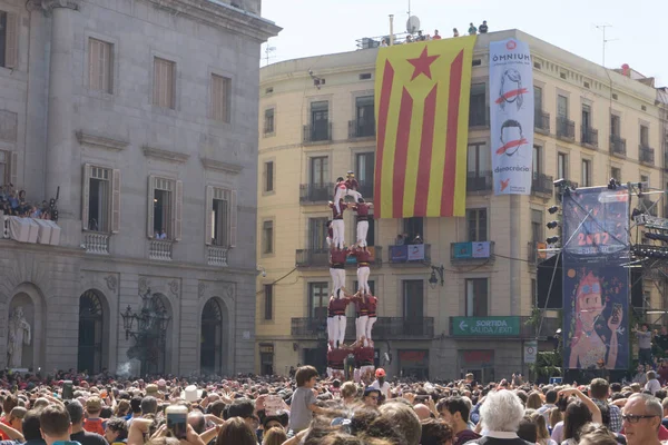 Barcelona, Katalonya, 24 Eylül 2017: Castellers La Merce sırasında Barselona'da parti. Plaza Sant Jaume, city Hall.