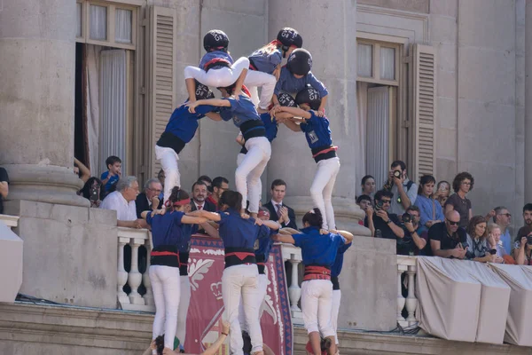 Barcelona, İspanya, 24 Eylül 2017: Castellers Barselona La Merce kutlama sırasında. Plaza Sant Jaume, city Hall.