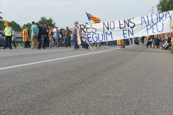 Cardedeu Catalunha Espanha Outubro 2017 Pessoas Pacíficas Cortando Rodovia Protesto — Fotografia de Stock