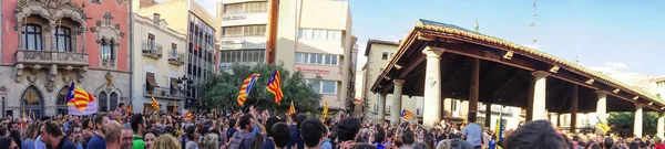 Granollers, Katalonya, İspanya, 3 Ekim 2017: İspanyol polisi müdahale catalonia referandumda 1 Ekim karşı protesto paceful insanlarda.