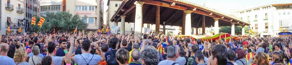 Granollers, Katalonya, İspanya, 3 Ekim 2017: İspanyol polisi müdahale catalonia referandumda 1 Ekim karşı protesto paceful insanlarda.