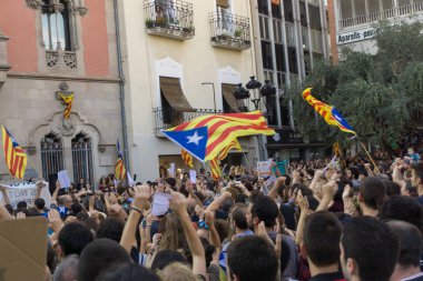 Granollers, Katalonya, İspanya, 3 Ekim 2017: İspanyol polisi müdahale catalonia referandumda 1 Ekim karşı protesto paceful insanlarda.