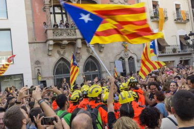 Granollers, Katalonya, İspanya, 3 Ekim 2017: İspanyol polisi müdahale catalonia referandumda 1 Ekim karşı protesto paceful insanlarda.