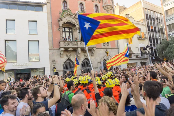 Granollers, Katalonya, İspanya, 3 Ekim 2017: İspanyol polisi müdahale catalonia referandumda 1 Ekim karşı protesto paceful insanlarda.