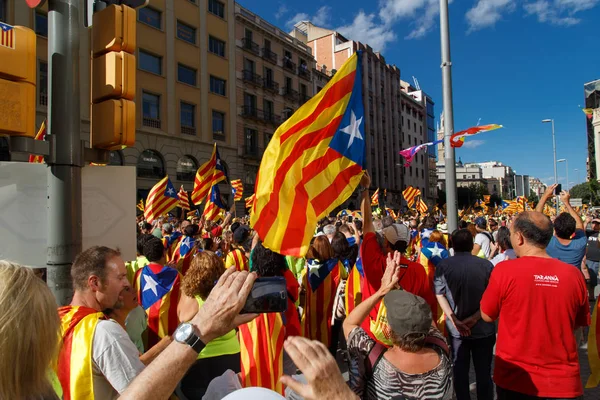 Barcelona, Katalonya, İspanya, 11 Eylül 2017: Ralli Catalunya'nın bağımsızlığını Milli gün boyunca desteği