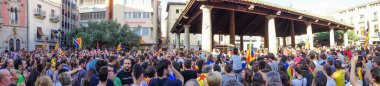 Granollers, Katalonya, İspanya, 3 Ekim 2017: İspanyol polisi müdahale catalonia referandumda 1 Ekim karşı protesto paceful insanlarda.