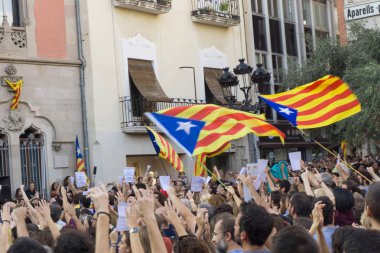 Granollers, Katalonya, İspanya, 3 Ekim 2017: İspanyol polisi müdahale catalonia referandumda 1 Ekim karşı protesto paceful insanlarda.