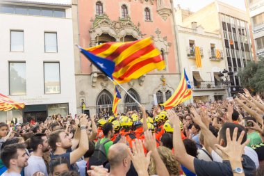 Granollers, Katalonya, İspanya, 3 Ekim 2017: İspanyol polisi müdahale catalonia referandumda 1 Ekim karşı protesto paceful insanlarda.