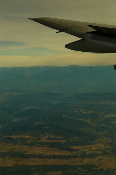 飛行機の窓から見える風景 — ストック写真