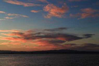 delta ebro güzel gün batımı. İspanya
