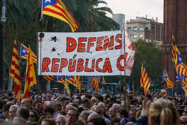 Barcelona Catalunha Espanha Outubro 2017 Pessoas Apoiando Independência Catalunha Passeig — Fotografia de Stock