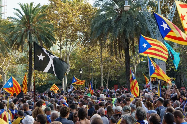 카탈루냐 루이스 Companys에서의 독립을 지원에 바르셀로나 카탈로니아 스페인 2017 사람들 — 스톡 사진