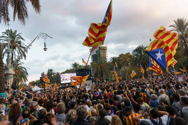 Barcelona Katalonien Spanien Oktober 2017 Människor Rally Stöd För Självständigheten — Stockfoto