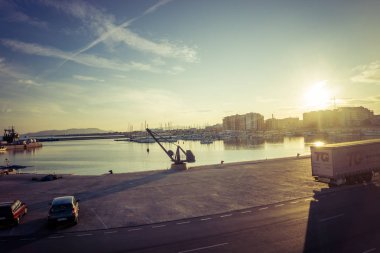 Vinaros, İspanya, 03 Eylül 2017: Vinaros gün batımı bağlantı noktasından görüntüleyin. Vinaroz bir Akdeniz yeridir