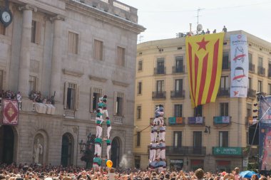 Barcelona, Katalonya, İspanya, 10 Ekim 2017: insanlar Catalunya Passeig Lluis şirketlerinin içinde bağımsızlığı için ralli destek hakkında.