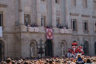 Barcelona, Katalonya, İspanya, 10 Ekim 2017: insanlar Catalunya Passeig Lluis şirketlerinin içinde bağımsızlığı için ralli destek hakkında.