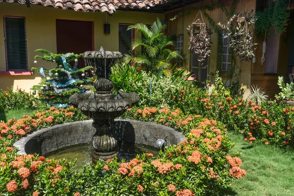 Fontaine Coloniale Nicaragua — Photo