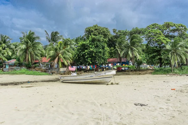 Corn Island Nicaragua Augusti 2016 Beach Med Människor Runt Allmänna — Stockfoto
