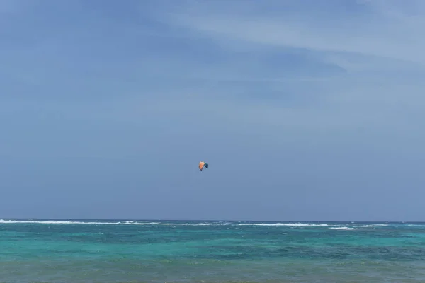 Kitesurfingu Morzu Karaibskim — Zdjęcie stockowe