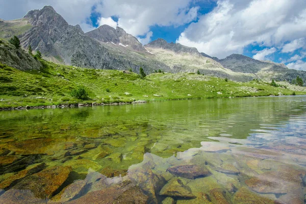 Riflessioni Montane Sull Acqua Pirenei Dalla Spagna — Foto Stock