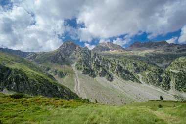 saf doğa, Pyrenees dağ manzarası
