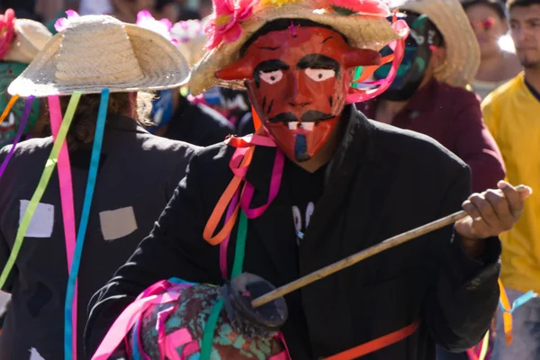 Granada Nicaragua Februar 2017 Menschen Traditioneller Kleidung Und Farbenfrohen Masken — Stockfoto