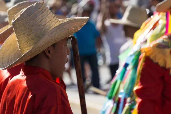 Granada Nicaragua Februar 2017 Menschen Traditioneller Kleidung Und Farbenfrohen Masken — Stockfoto