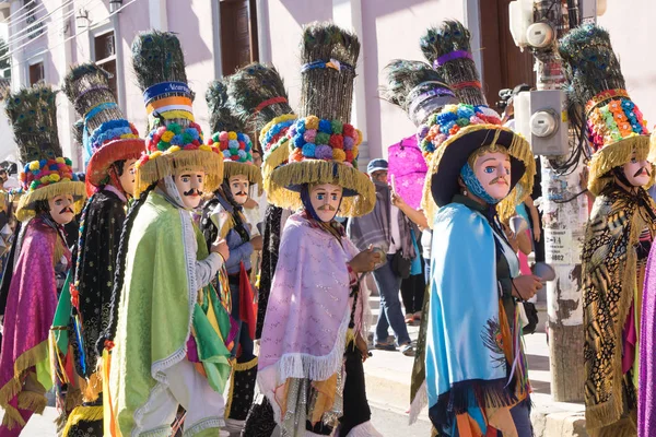 Granada Nicaragua February 2017 People Wearing Traditional Dress Colorful Masks — Stock Photo, Image