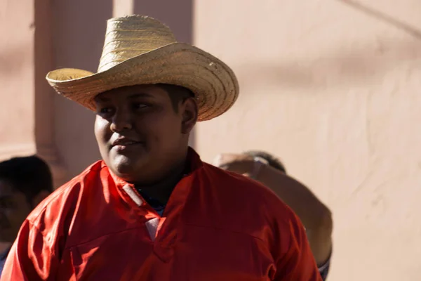 Granada Nicarágua Fevereiro 2017 Pessoas Vestindo Roupas Tradicionais Máscaras Coloridas — Fotografia de Stock