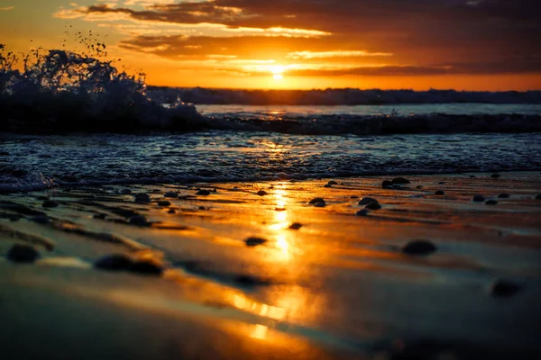 Красивый Закат Пляже Романтической Атмосферой — стоковое фото