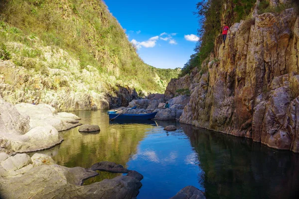 Boot Gaat Langs Oever Van Coco Somoto Canyon — Stockfoto