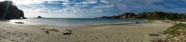 Playa Marsella, San Juan del Sur, Nicaraguarocky beach Nikaragua ile birkaç dalgalar, güzel gündoğumu