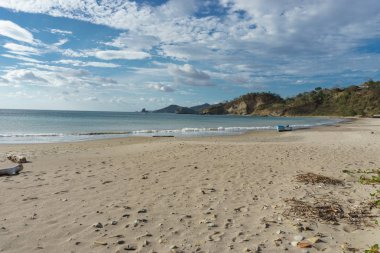 Playa Marsella, San Juan del Sur, Nicaraguarocky beach Nikaragua ile birkaç dalgalar, güzel gündoğumu