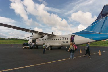 Mısır Island, Nicaragua, 08 Mayıs 2017: Yerel Havaalanı La Costena Hava Yolları uçak turist.