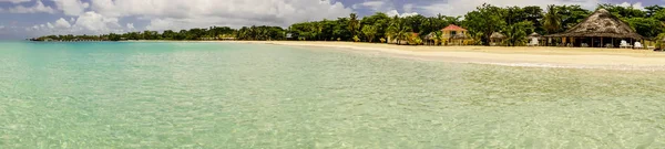 Strand Met Hangmatten Een Mooie Dag Een Heldere Hemel — Stockfoto