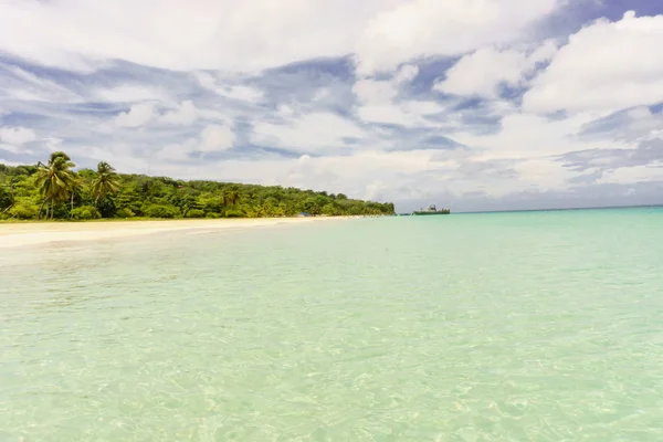 Strand Met Hangmatten Een Mooie Dag Een Heldere Hemel — Stockfoto