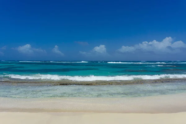 Bela Praia Ilha Milho Nicarágua Água Azul Turquesa Céu Limpo — Fotografia de Stock