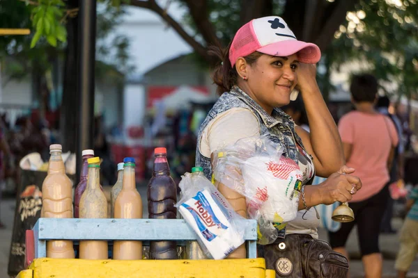 レオン レオン ニカラグア 2018 着色された男 路上販売 — ストック写真