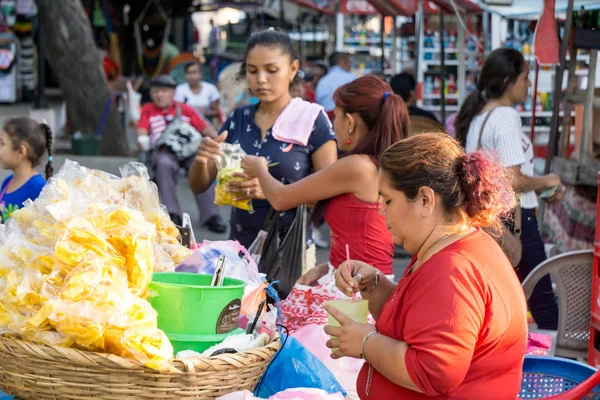 Leon Nicaragua März 2018 Nicaraguan Girl Selling Street — Stockfoto