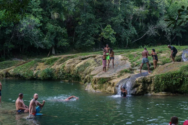 Las Terrazas Cuba December 2016 Tourist Relaxing Natural Pool Rio — Stock Photo, Image