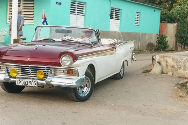 Vinales Κούβα Δεκεμβρίου 2016 Πώλησης Σκόρδο Και Ανανά Στον Δρόμο — Φωτογραφία Αρχείου