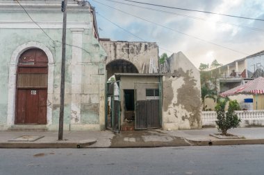 Cienfuegos, Cuba - 31 Aralık 2016: Sokak görünümü.