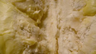 Kamera Dolly Kaydırağı Üzerinde Hareket Ederken Olgun Durian Etini Kalın Sarı Segmentlerle Kapat Yumuşak Hareket Tropikal Meyve Konsepti Oluştur