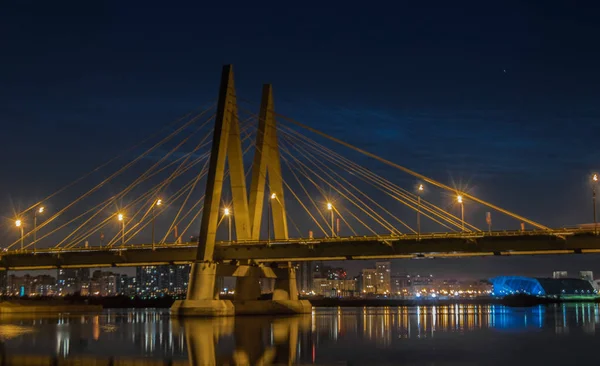 Puente Del Milenio Kazán Reflejado Las Aguas Del Río Kazanka — Foto de Stock