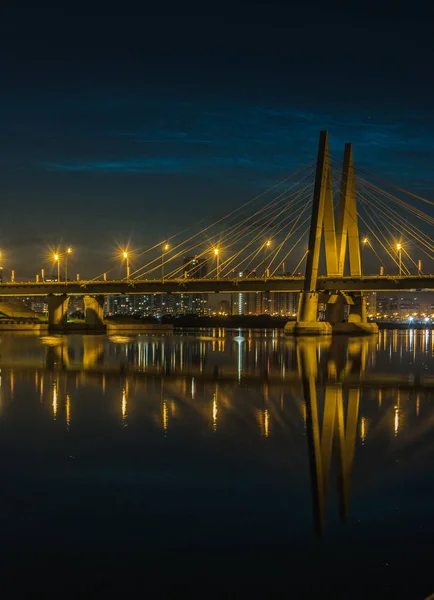 Puente Del Milenio Kazán Reflejado Las Aguas Del Río Kazanka — Foto de Stock